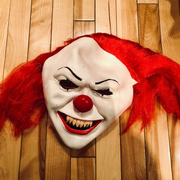 2015 Pennywise Clown Mask โ Adult Size โ IT Horror Halloween Costume Cosplay - Picture 2 of 4